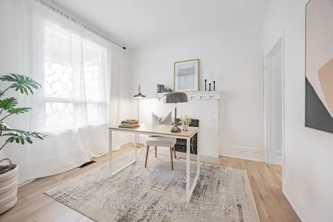 2398 St Clair Avenue, ON M6N 1L1