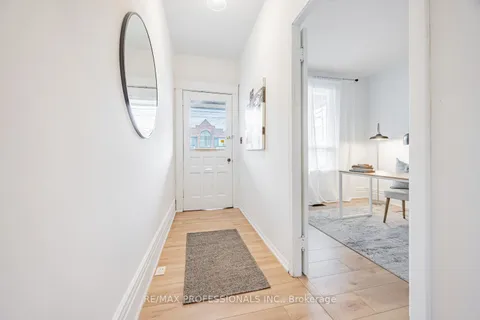 2398 St Clair Avenue, ON M6N 1L1