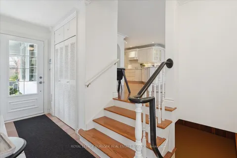 947 Glenwood Avenue, ON L7T 2K1