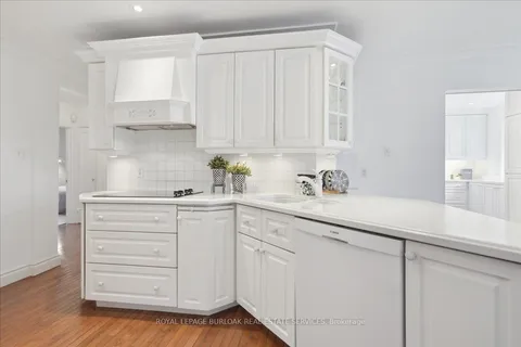 947 Glenwood Avenue, ON L7T 2K1