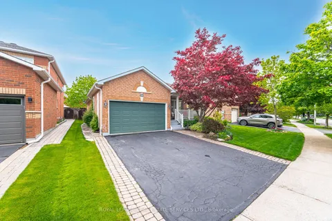204 Eaton Street, ON L7G 5Y2