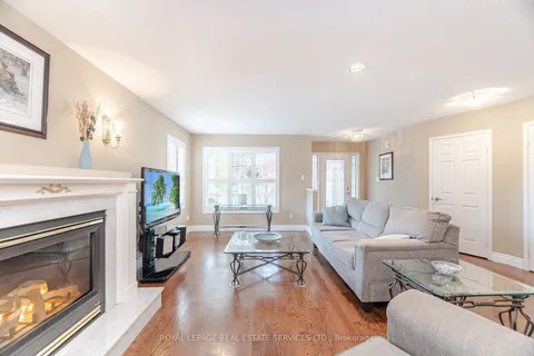204 Eaton Street, ON L7G 5Y2