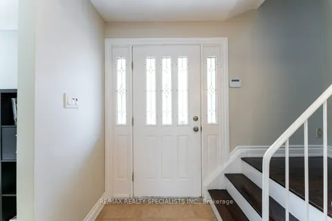 68 Windermere Court, ON L6X 2L6
