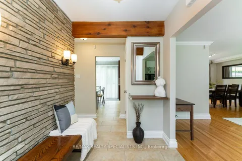 68 Windermere Court, ON L6X 2L6