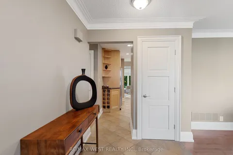 81 William Street, ON L7E 4V3