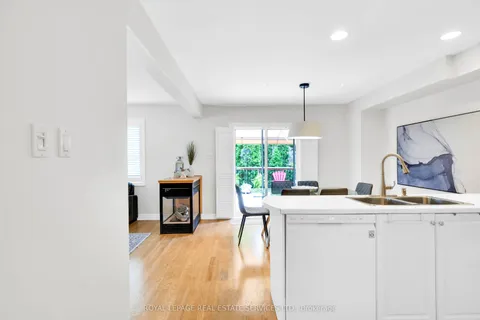 1406 Boulder Creek Crescent, ON L5J 4P5