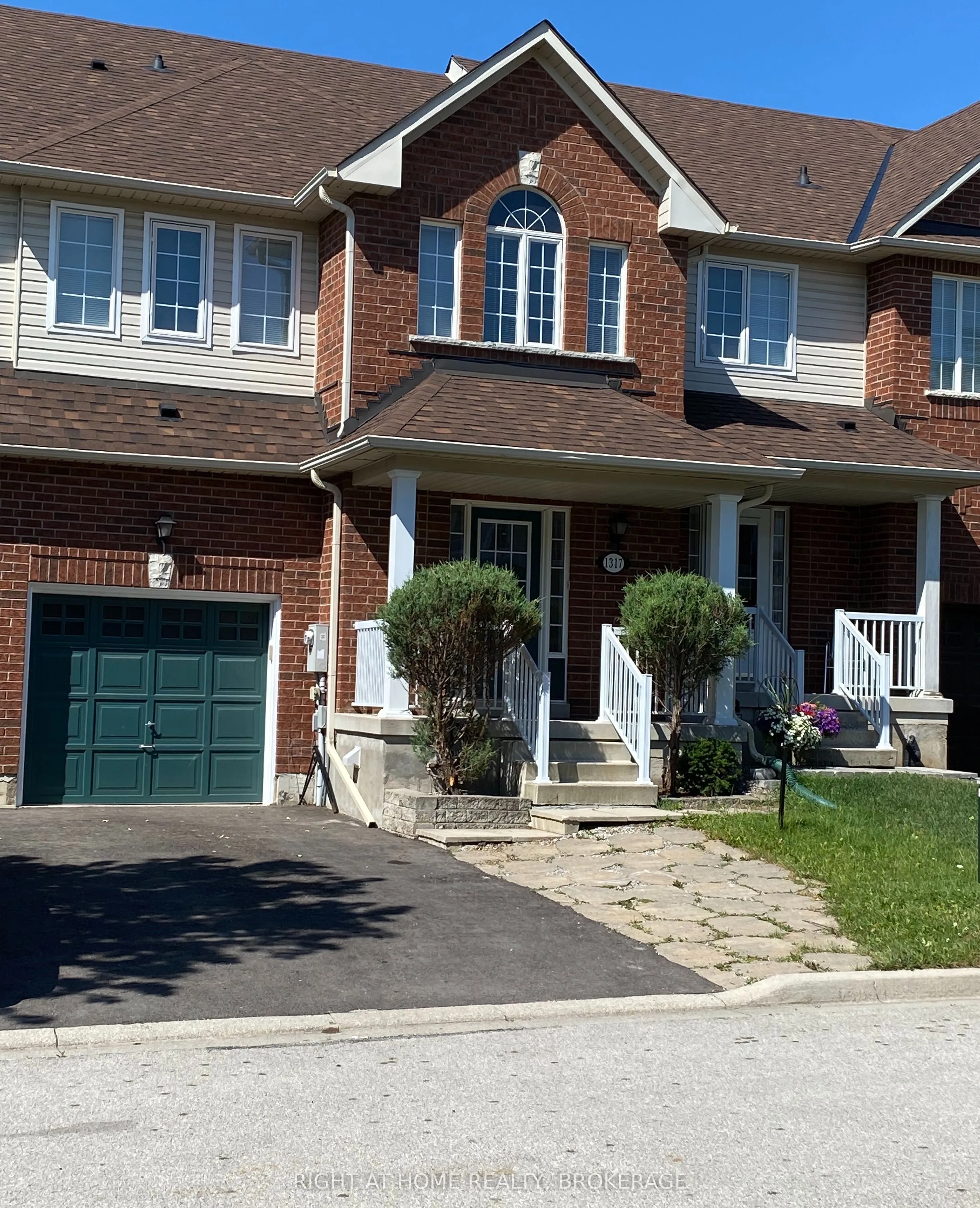 1317 Cartmer Way, ON L9T 6J9