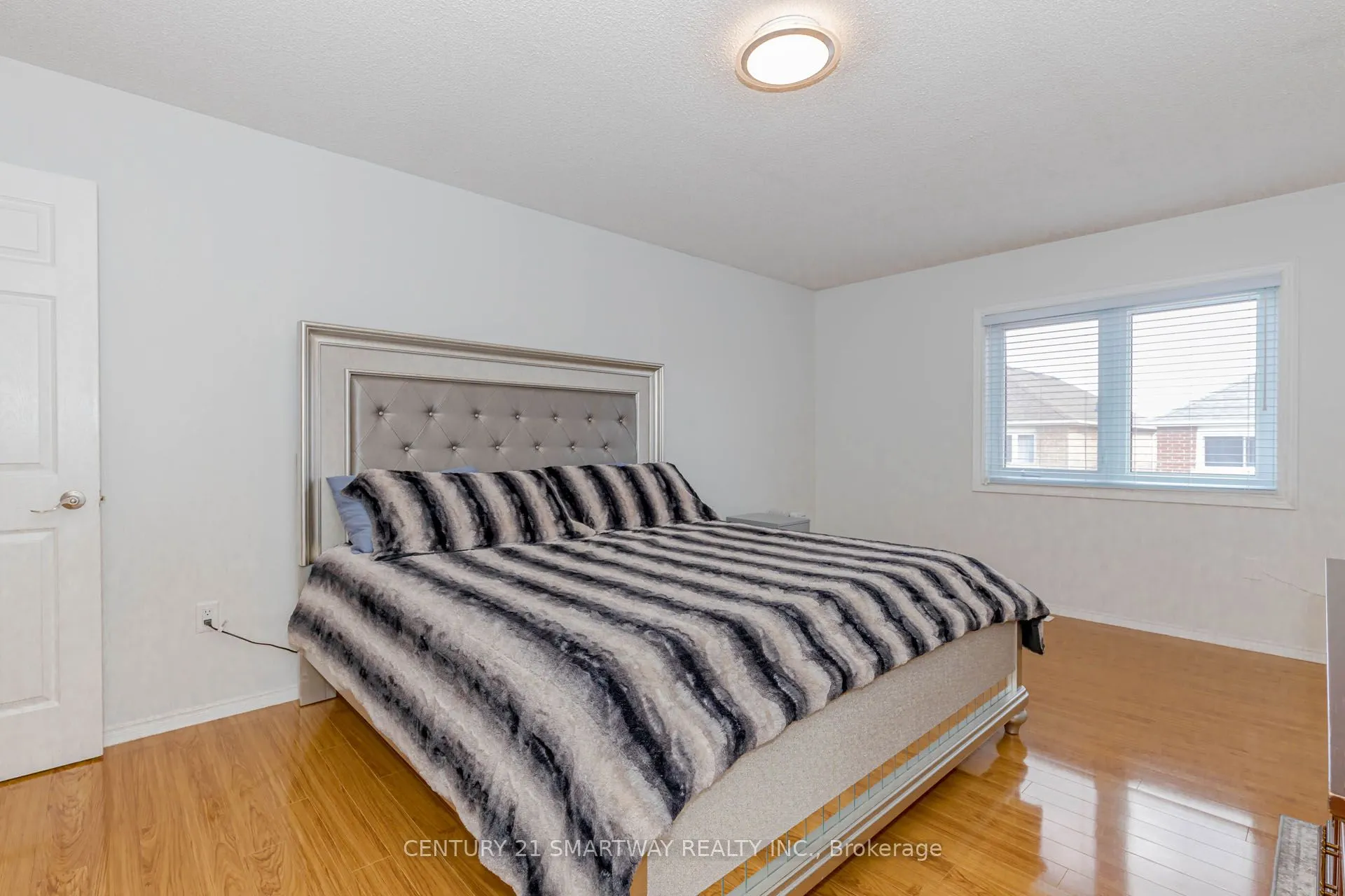 59 Arthurs Crescent, ON L6Y 4Y2
