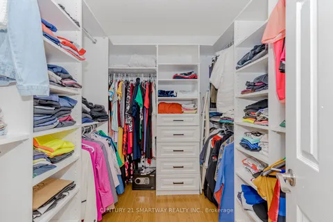 59 Arthurs Crescent, ON L6Y 4Y2
