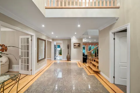 978 Tennyson Avenue, ON L5H 2Z1