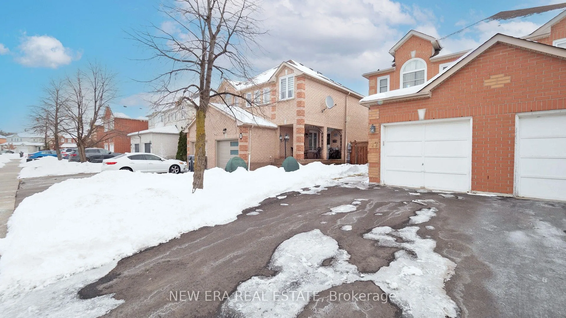 17 Caruso Drive, ON L6Y 5B1
