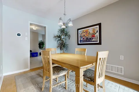 17 Caruso Drive, ON L6Y 5B1