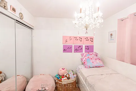 1211 Lorne Park Road, ON L5H 3A7