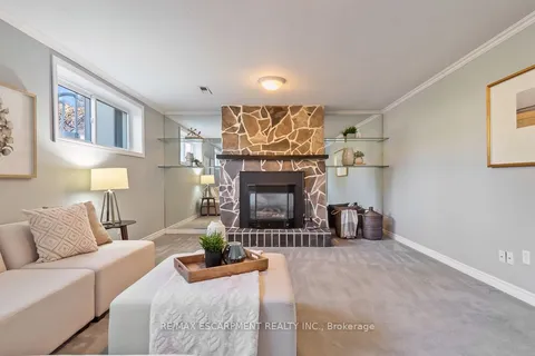 2213 Utley Road, ON L5J 1X3