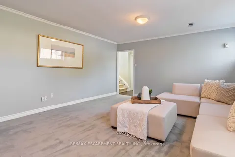 2213 Utley Road, ON L5J 1X3