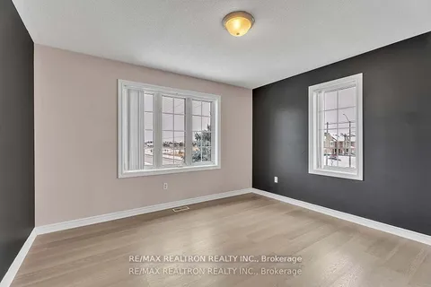 12 Edgevalley Court, ON L6P 2P8
