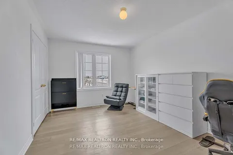 12 Edgevalley Court, ON L6P 2P8
