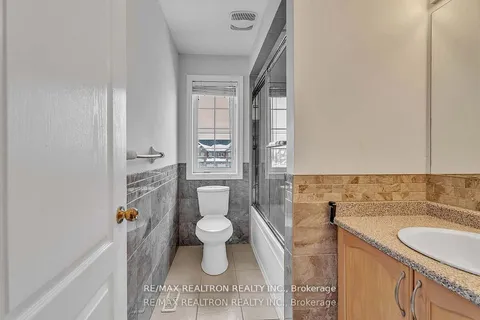 12 Edgevalley Court, ON L6P 2P8