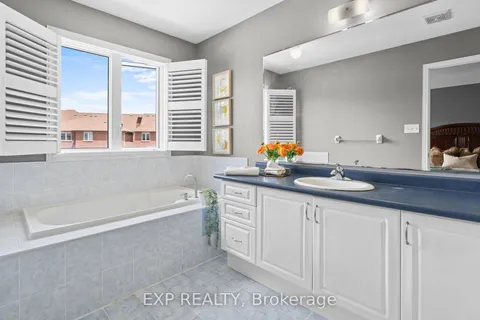 13 Burnstown Circle, ON L6P 3M1