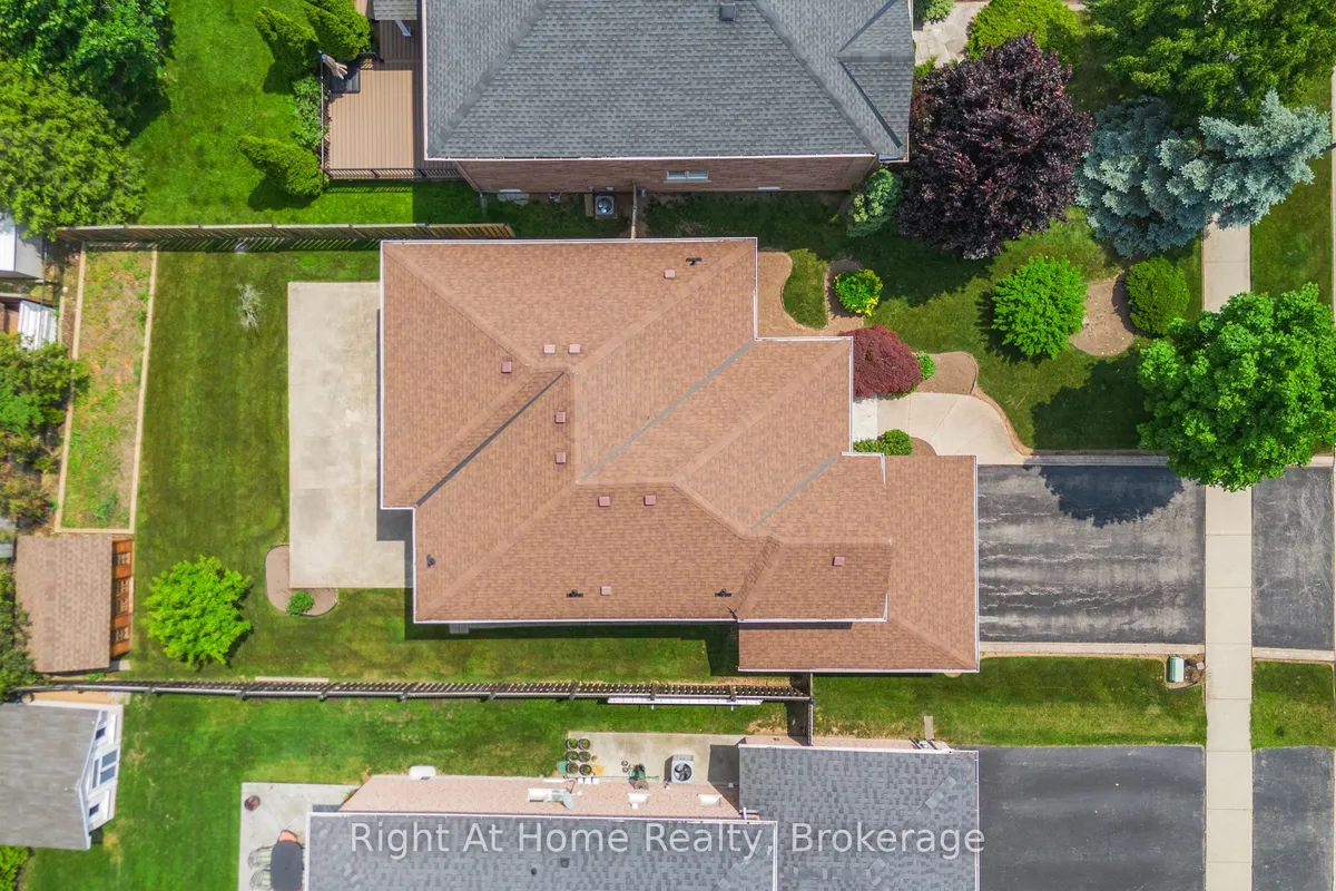 2405 Eden Valley Drive, ON L6H 6K9