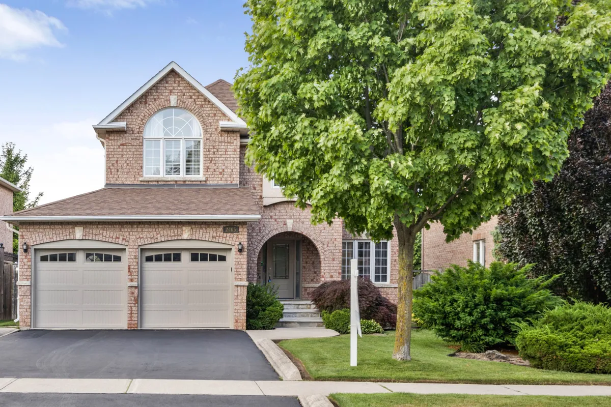 2405 Eden Valley Drive, ON L6H 6K9