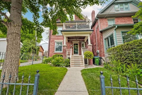 93 Medland Crescent, ON M6P 2N3