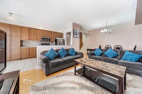 8 Icefall Road, ON L7C 3T6