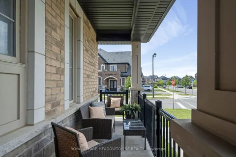 628 Beam Court, ON L9E 1L3