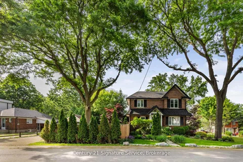 33 McIntosh Avenue, ON M8Y 3E1