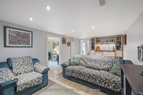 31 Chartwell Road, ON M8Z 4E9