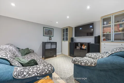 31 Chartwell Road, ON M8Z 4E9
