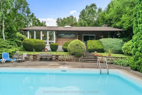 5 Shady Lawn Court, ON L5N 1H2