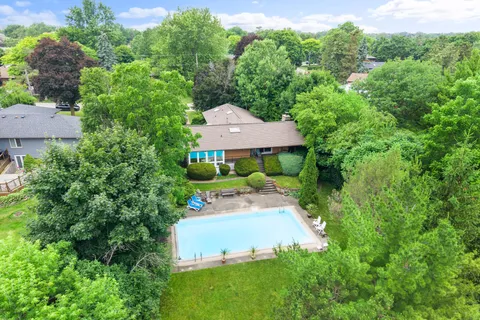 5 Shady Lawn Court, ON L5N 1H2