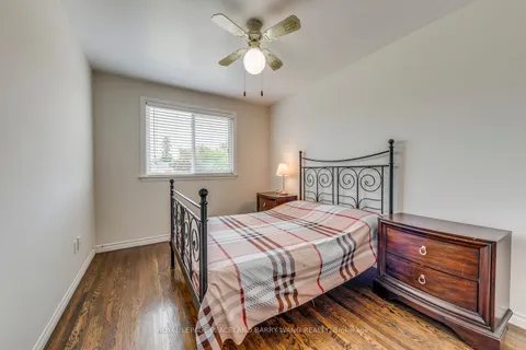 3297 Grechen Road, ON L5C 1X8