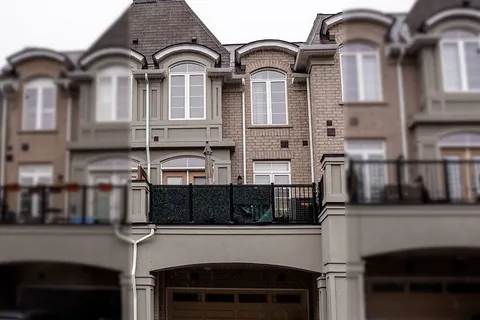 123 Armdale Road, ON L4Z 0C4