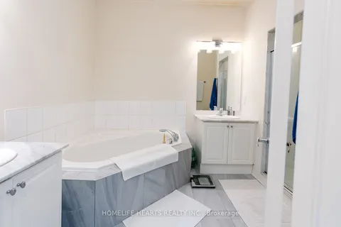 123 Armdale Road, ON L4Z 0C4
