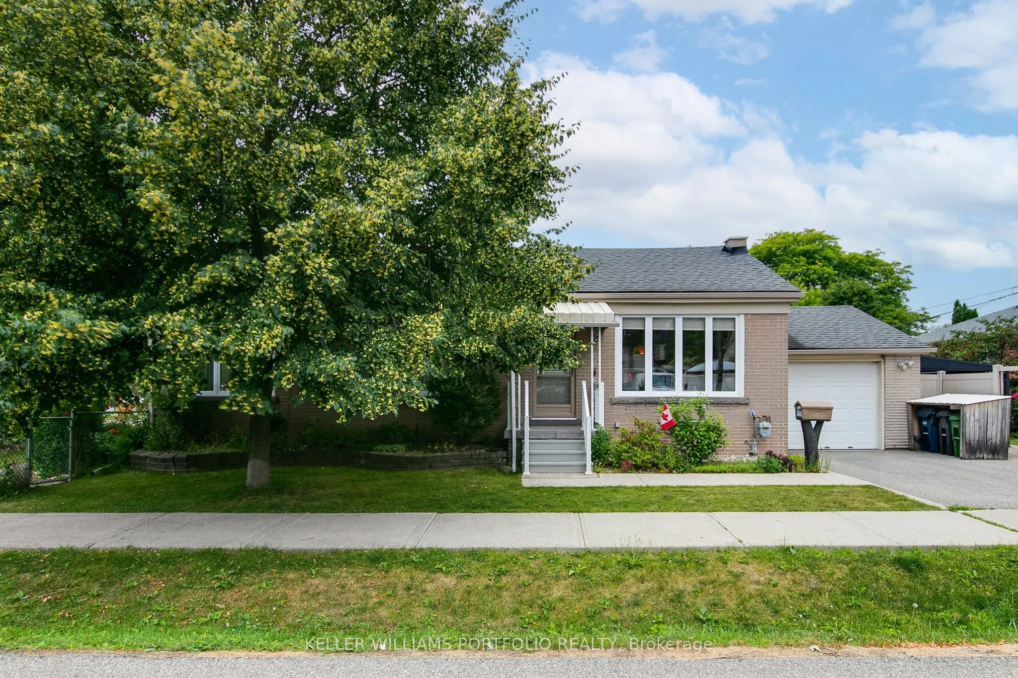 14 Lynnford Drive, ON M9B 1H7