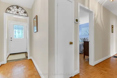14 Lynnford Drive, ON M9B 1H7