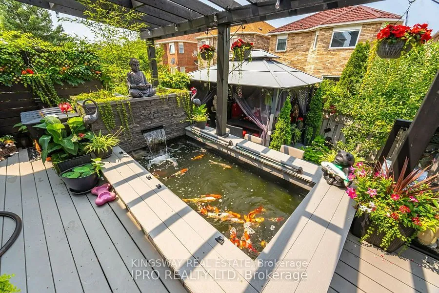 923 Bristol Road, ON L5V 2N9