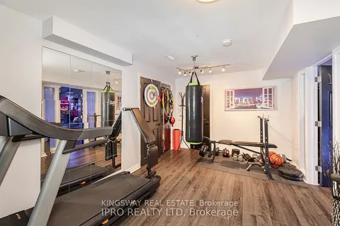 923 Bristol Road, ON L5V 2N9