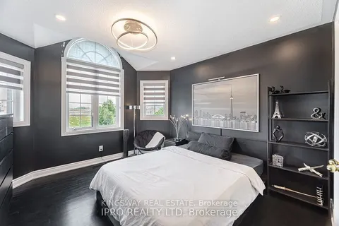 923 Bristol Road, ON L5V 2N9
