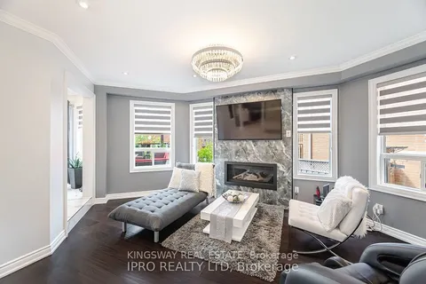 923 Bristol Road, ON L5V 2N9
