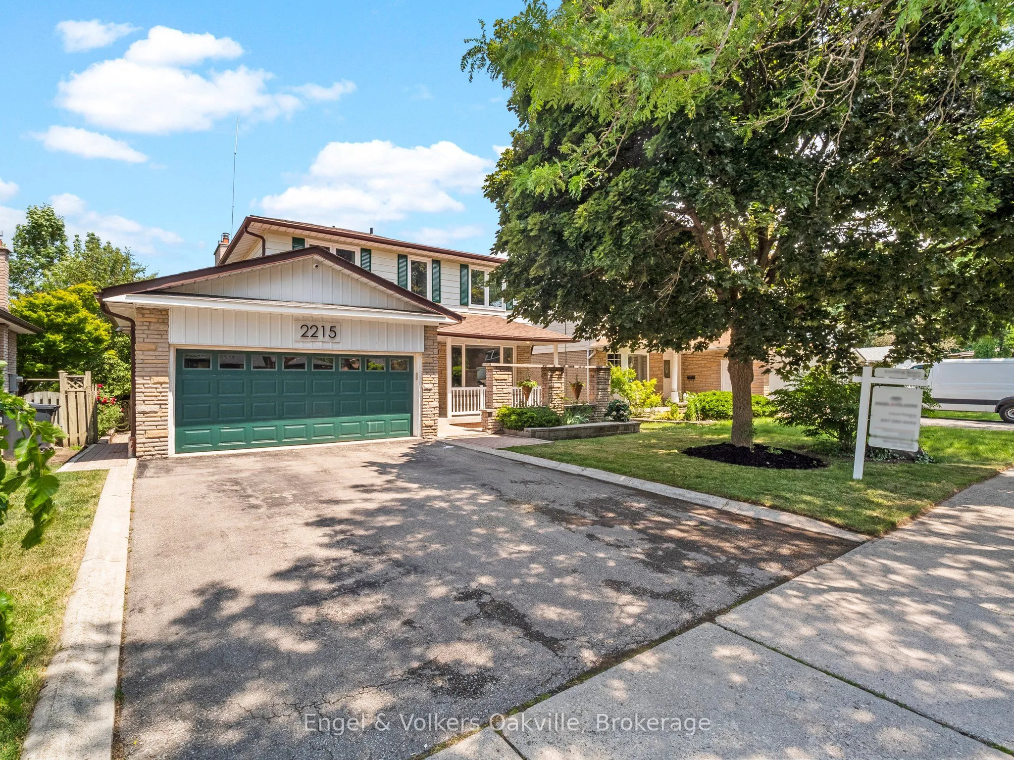 2215 Springfield Court, ON L5K 1V3