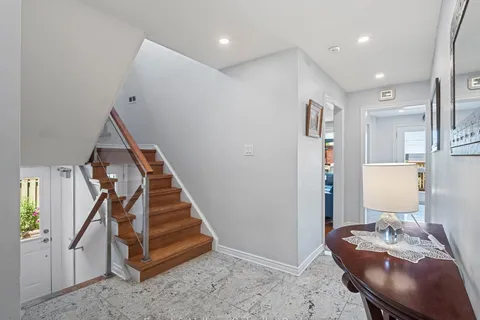 2215 Springfield Court, ON L5K 1V3