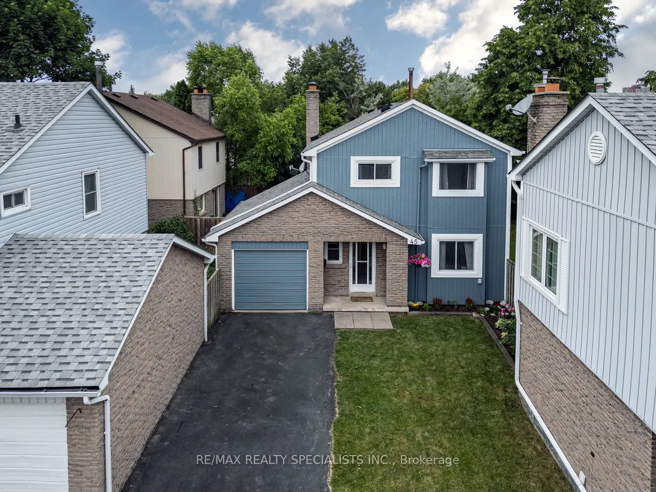 45 Neuchatel Place, ON L5N 6A7