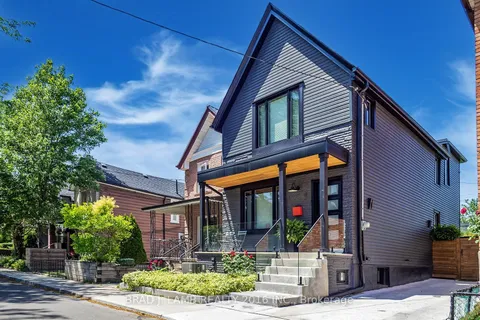 4 Manchester Avenue, ON M6G 1V3