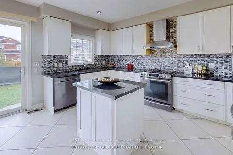 25 Fieldstone Lane Avenue, ON L7C 4A2