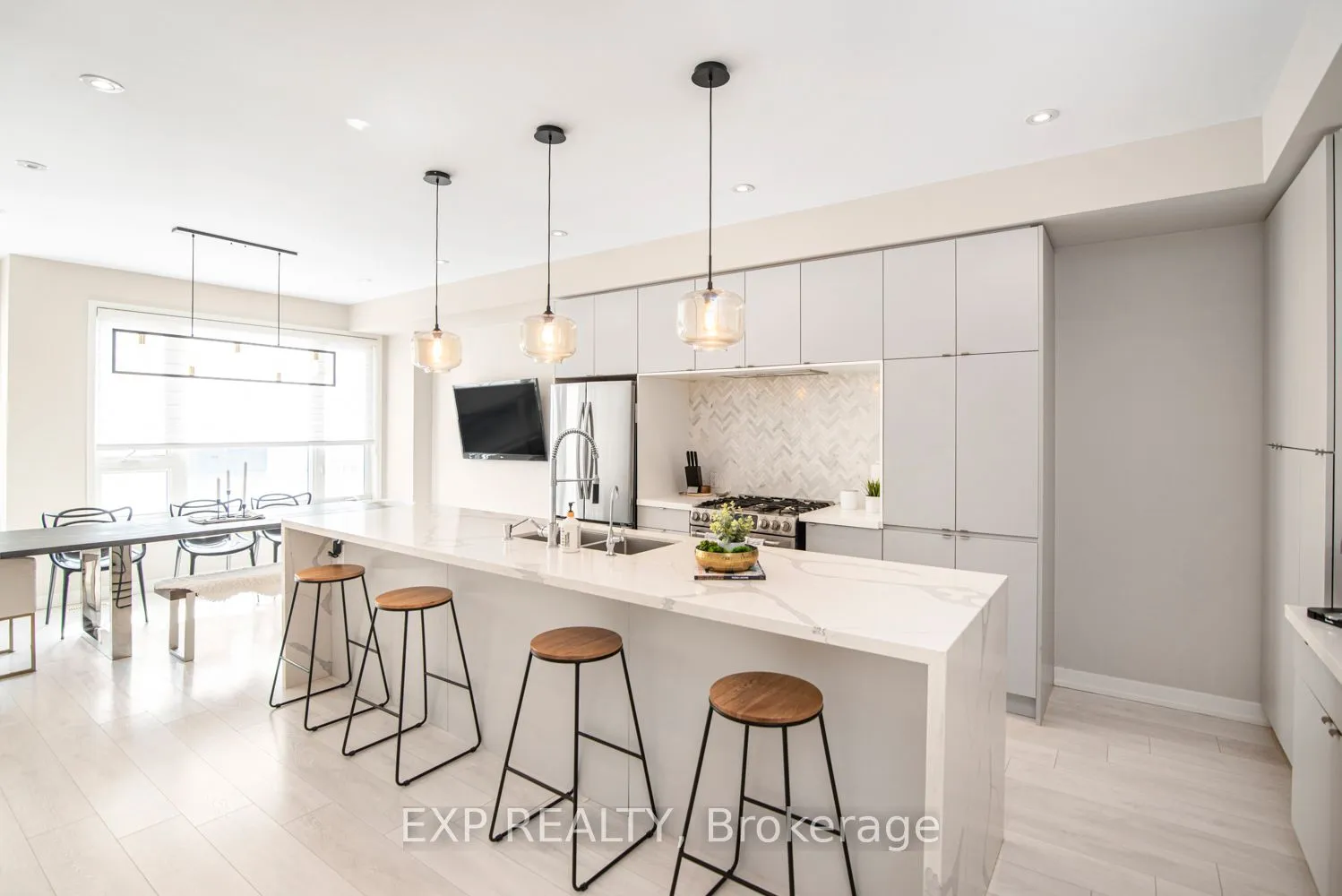 177 Huguenot Road, ON L6H 0L4
