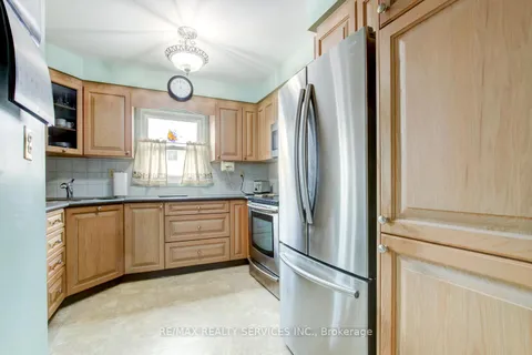 32 Helios Place, ON L6Z 2B2
