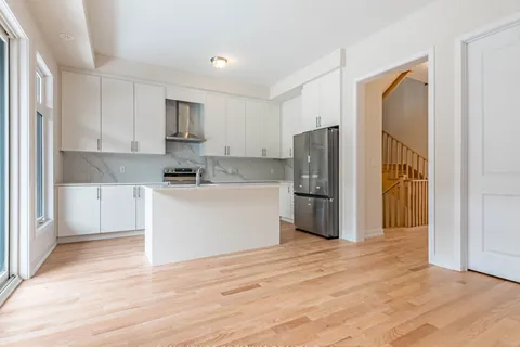 3110 Meadowridge Drive, ON L6H 7G1